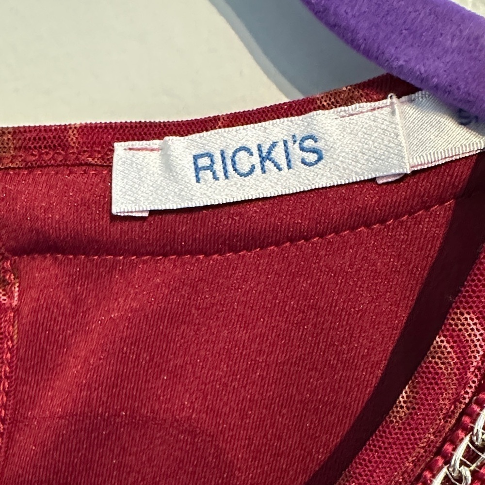 🌸Ricki's Burgundy Floral Sleeveless Blouse - Picture 2 of 7